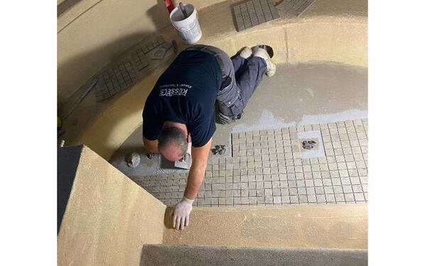 In the Roman Bath, the tilers laid and grouted the ceramic coverings using PCI Durapox Premium epoxy resin mortar to ensure chemical resistance and a structurally tight joint, photo ©PCI Augsburg GmbH